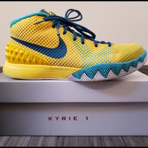 Nike Kyrie 1 “Letterman” Basketball Shoes - Picture 4 of 8